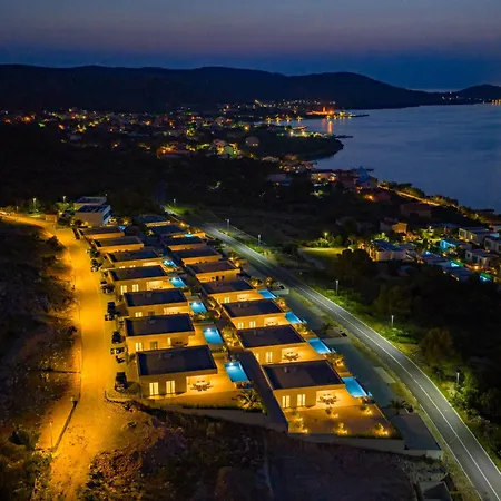 Cloud 9 D7 Vila Tkon