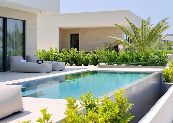 Cloud 9 D7 Villa Tkon