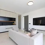 Cloud 9 D7 Villa *