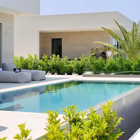 Cloud 9 D7 Villa Tkon